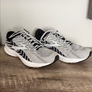 Brooks Men's Launch 6 Athletic Shoes